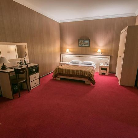 Hotel Rikhe Monika Тбилиси Экстерьер фото