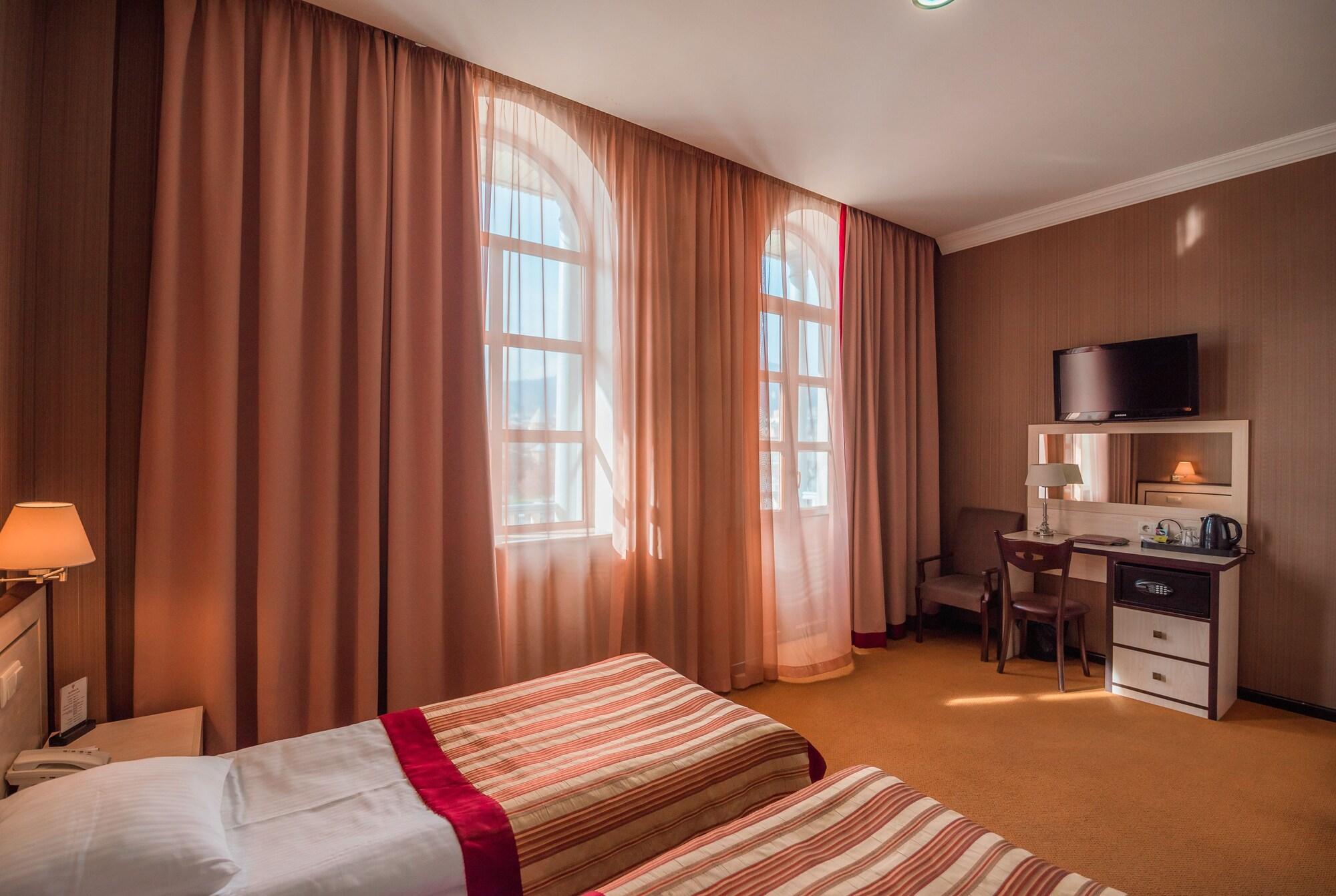 Hotel Rikhe Monika Тбилиси Экстерьер фото