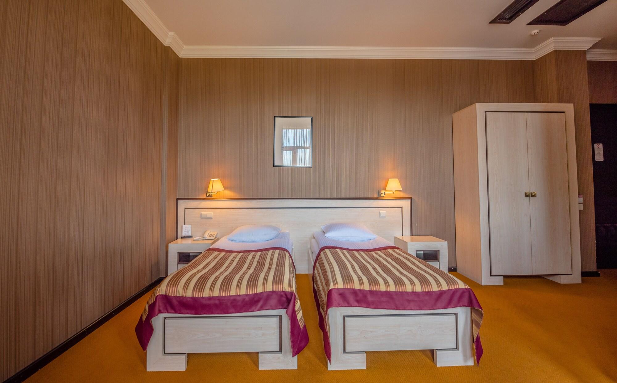 Hotel Rikhe Monika Тбилиси Экстерьер фото