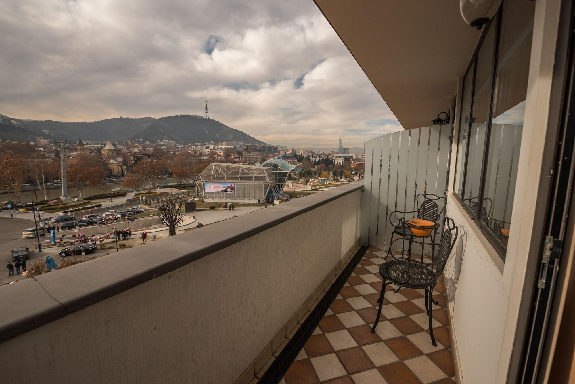 Hotel Rikhe Monika Тбилиси Экстерьер фото