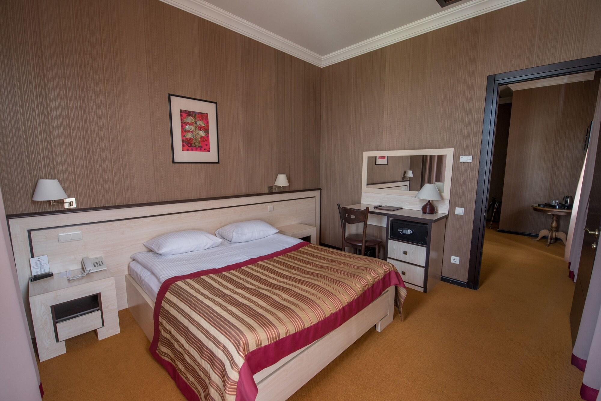 Hotel Rikhe Monika Тбилиси Экстерьер фото