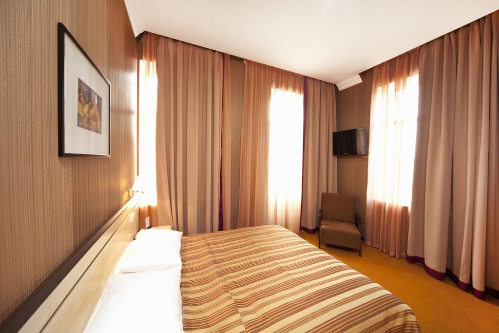 Hotel Rikhe Monika Тбилиси Номер фото