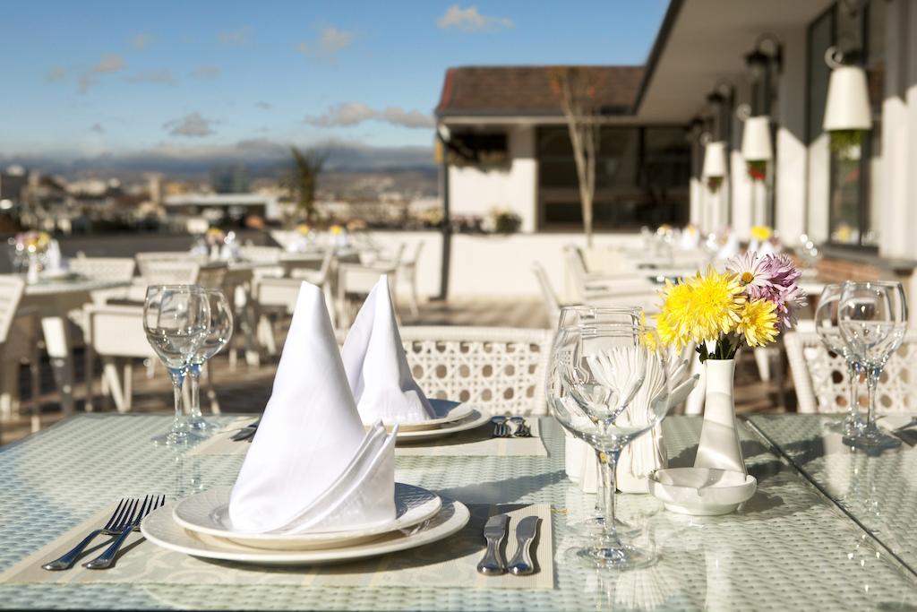 Hotel Rikhe Monika Тбилиси Экстерьер фото