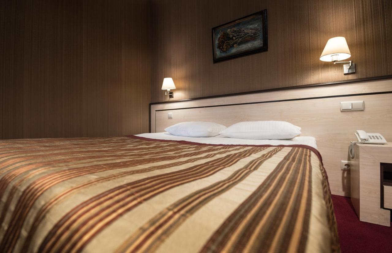 Hotel Rikhe Monika Тбилиси Экстерьер фото