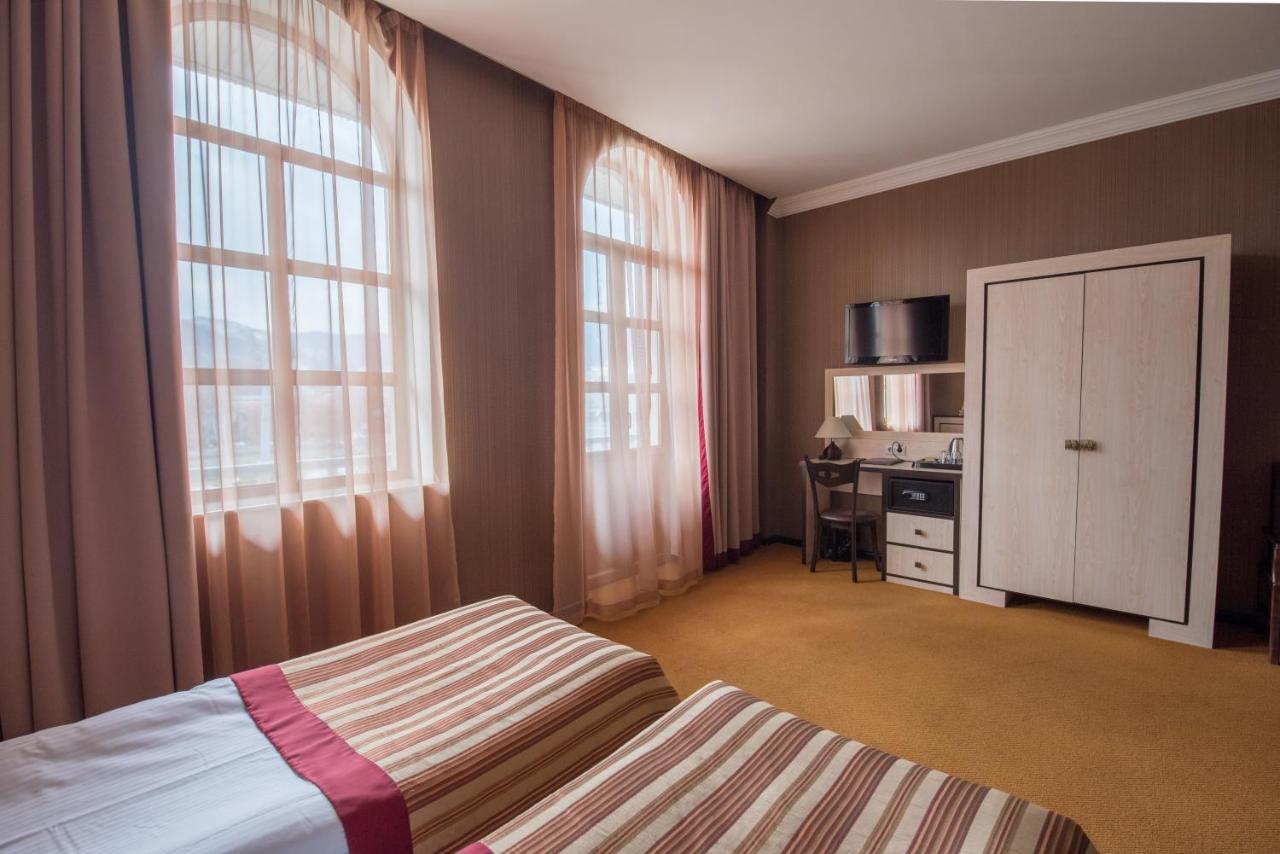 Hotel Rikhe Monika Тбилиси Экстерьер фото