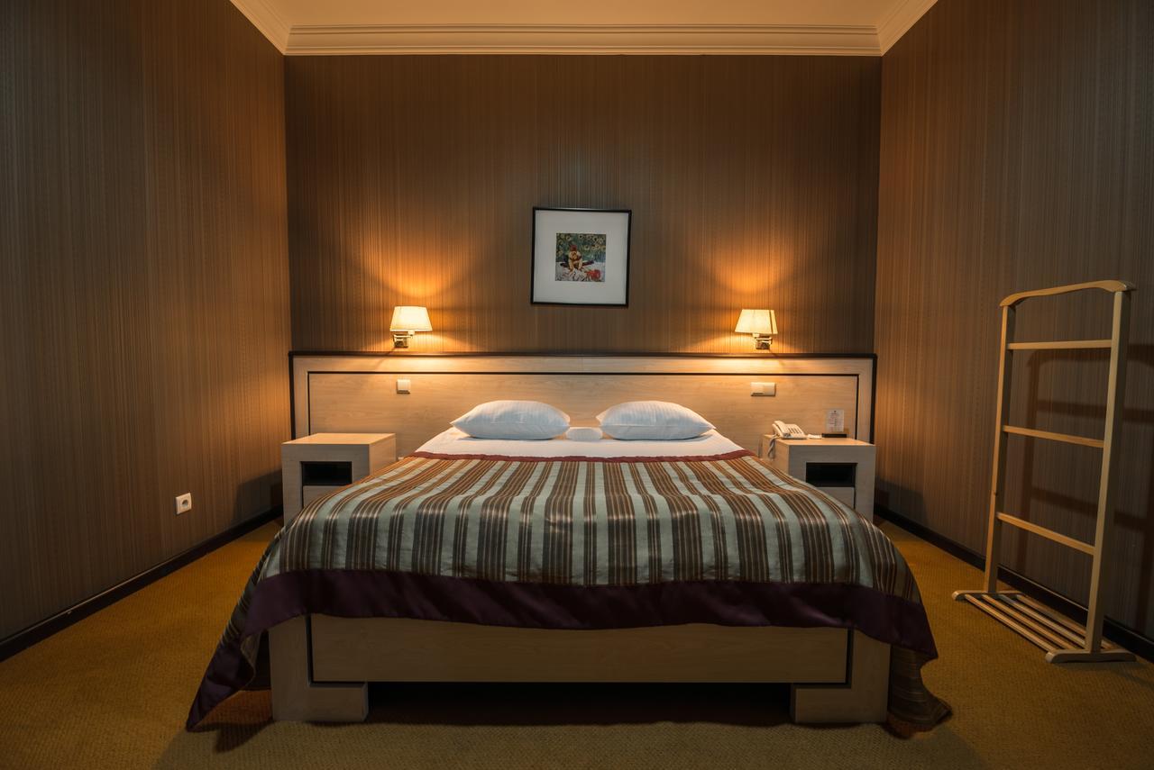 Hotel Rikhe Monika Тбилиси Экстерьер фото